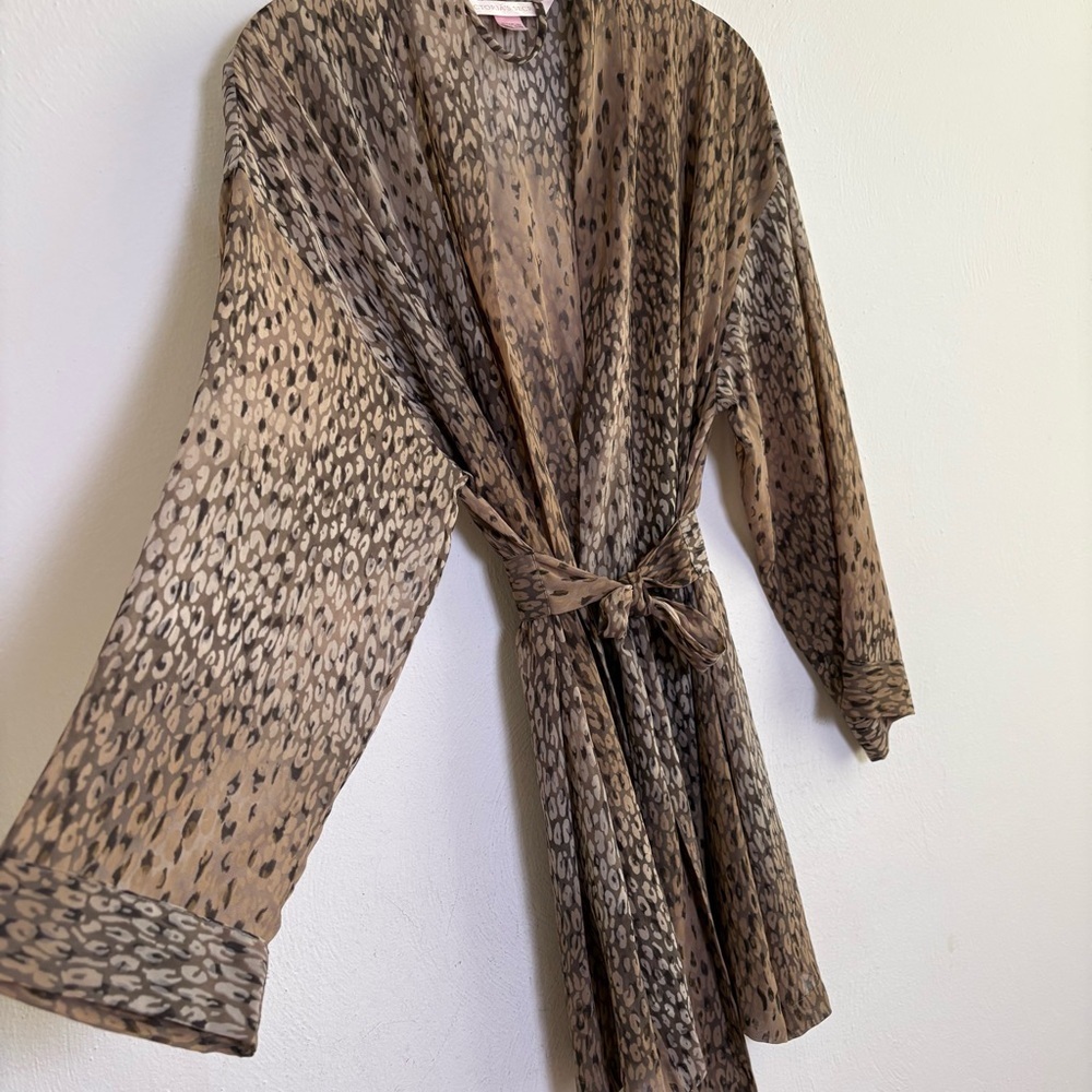 Victoria’s Secret leopard animal print semisheer, kimono belted robe pockets - Picture 4 of 14